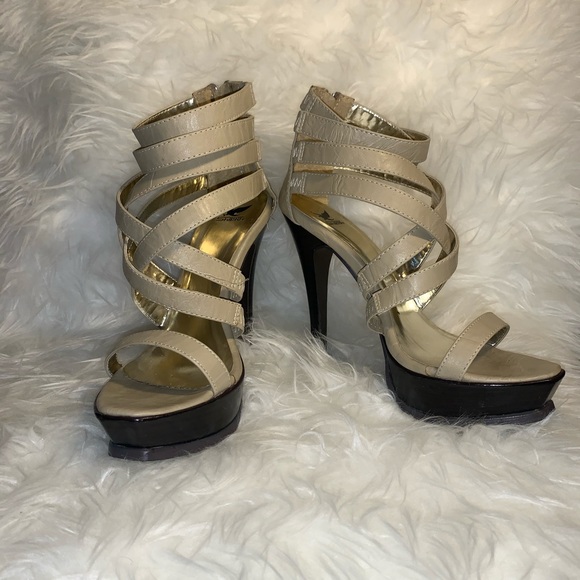 Women's Size 7.5 Heels - Picture 2 of 6